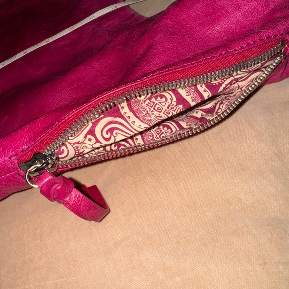 Hobo International Shoulder bag. Rich raspberry color! - Picture 4 of 11